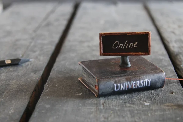 Mejor idea de universidades en línea —  Fotos de Stock