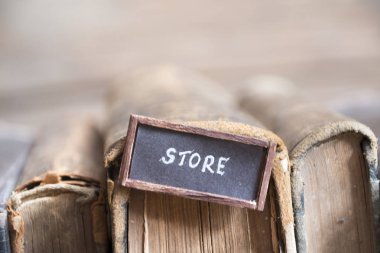 kitap ve etiket mağaza