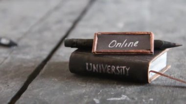 Online Üniversiteler fikir, vintage tablo kompozisyonu