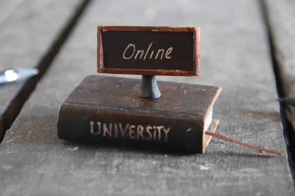 Idee Online-Universitäten — Stockfoto