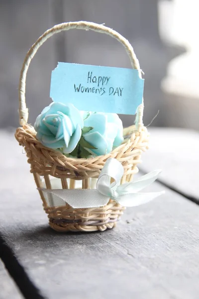 8 marzo. Biglietto di auguri per la Giornata internazionale della donna con fiori — Foto Stock