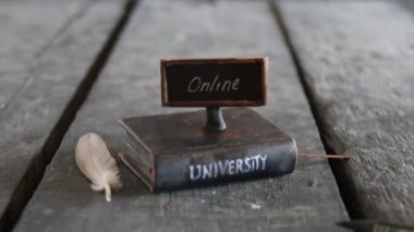 online sınıflar, kavram etiketi ve kitap - bilgisayar