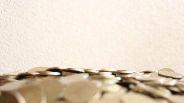 erkek eli para koyarak