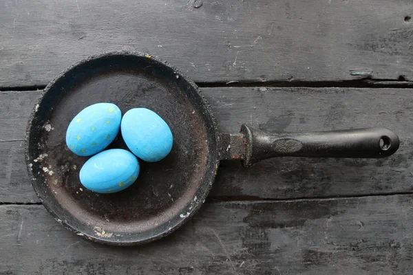 Krásné barevné velikonoční vajíčka. velikonoční svátky. — Stock fotografie