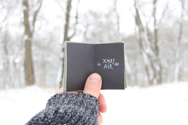 Jul i luften boken med inskription — Stockfoto