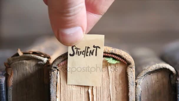 Concetto di studente, tag e libri — Video Stock