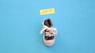 Uygun etiket seviyorum. Sağlıklı yaşam ve spor, fitness kavramları.