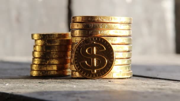 Grafico di monete d'oro su sfondo vintage — Video Stock