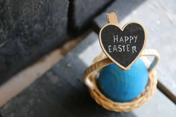 Festliche Dekoration Herzförmiges Zeichen Frohe Ostern — Stockfoto