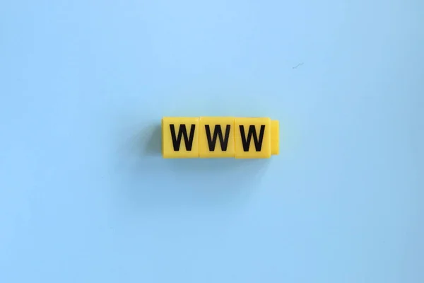 Www Concepto Inscripción Cubos Amarillos Sobre Fondo Azul — Foto de Stock