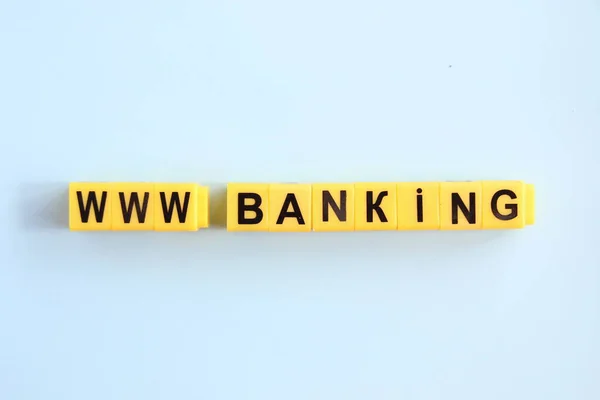 Banca Línea Concepto Banca Móvil Letras Amarillas Sobre Fondo Azul —  Fotos de Stock