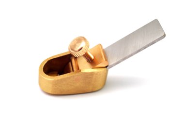 Beyaz arka planda keman ustası mini ahşap planlamacısıName