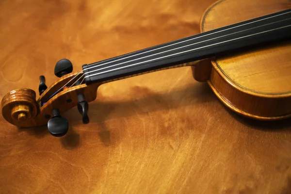 Violon Repose Sur Une Table Bois Gros Plan — Photo