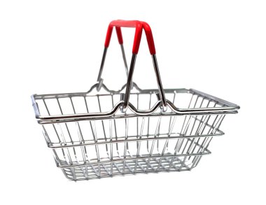 Beyaz arka planda bir süpermarket sepeti, makro, izole