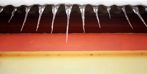 Eiszapfen Auf Dem Dach Des Hauses Makro — Stockfoto