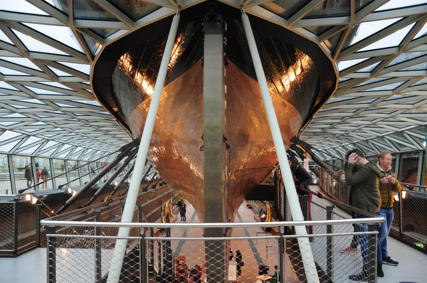 Renovated ship hull looks like new. Seen from the down. — Stock Photo, Image