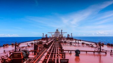Hint Okyanusu'nda yelken petrol tankeri