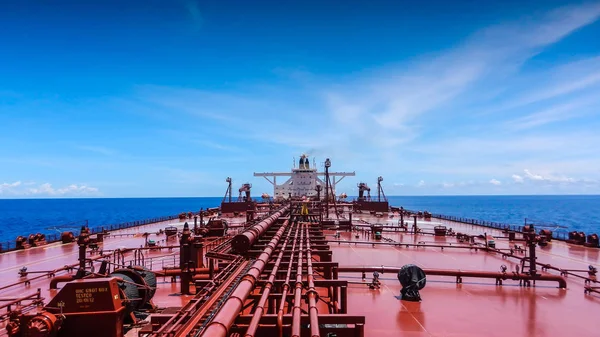 Hint Okyanusu'nda yelken petrol tankeri