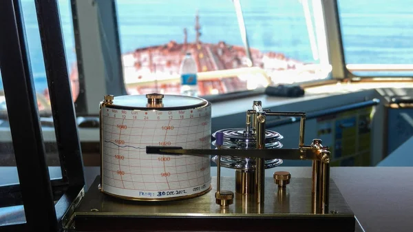 Een Barograaf Brug Van Een Tanker — Stockfoto