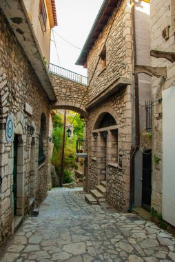 Karytaina Köyü Yunanistan Arcadia sokak görünümü