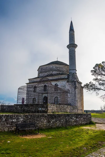 fethiye Camii, Yanya, Yunanistan'ın Osmanlı Camiidir. Cami kentin iç kale (kale onun) fethinden hemen sonra Osmanlılar tarafından 1430 inşa edilmiştir