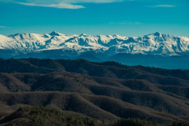 Mountain view tsepelovo köyünde Epirus'deki Yunanistan (zagorochoria) dan