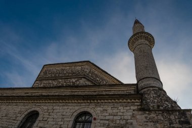 Aslan Paşa Camii'nde Yanya Yunanistan Kalesi'nin. Bu şehir Ioannina, Yunanistan Osmanlı inşa camide var. Bu kentin kalede 17 yüzyılda inşa edilmiştir. 1933 yılından bu yana Yanya Belediye Etnografik müze evleri