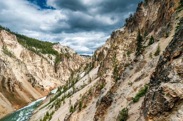 Correntes Desfiladeiro Colorido Rio Yellowstone Parque Nacional Yellowstone — Fotografia de Stock