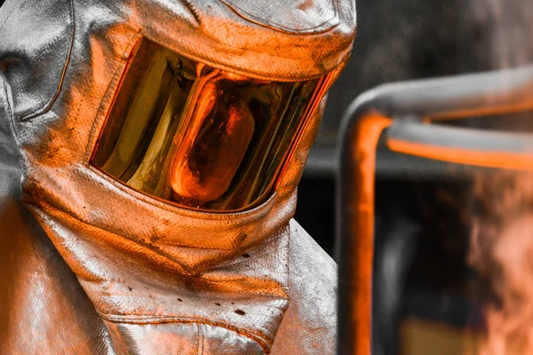 Foundry Workshop Molten Metal Contained Crucible Reflected Visor Worker Safety — Stock Photo, Image