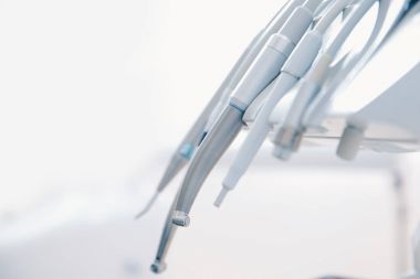 Diş Kliniği, dişçi aleti