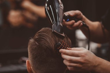 Kuaför dükkanı sakallı.