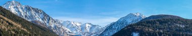 Sonbahar Dolomitleri panorama fotoğrafı, gün batımı Trentino Alto Adige dağ geçidi, İtalya