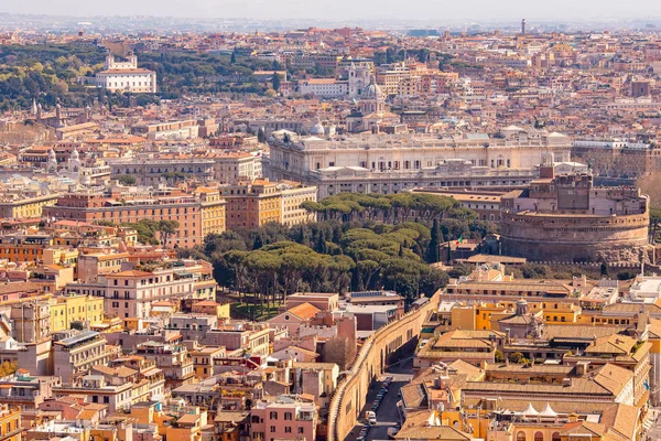 Panoramiczny widok na stare miasto lotnicze Rzym z Placu Świętego Piotra w Watykanie — Zdjęcie stockowe