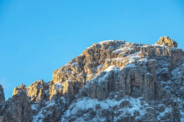 Herbstliches Dolomiten-Panoramabild, Sonnenuntergang, Südtirol-Pass, Italien — Stockfoto