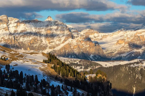 Sonbahar Dolomitleri panorama fotoğrafı, gün batımı Trentino Alto Adige dağ geçidi, İtalya — Stok fotoğraf