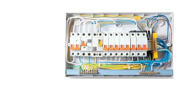 Elektrische Schalttafel Schaltschrankgehäuse für Verteilung und Stromversorgung weißer Hintergrund. Ununterbrochene Spannung — Stockfoto