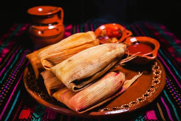 Tamales Comida Mexicana Tradicional Com Molho Vermelho Cidade México — Fotografia de Stock