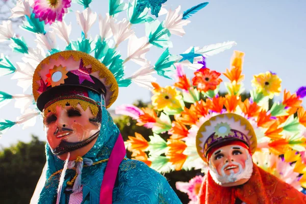 Huehue Meksyk Scena Karnawałowa Tancerka Tradycyjnym Meksykańskim Stroju Ludowym Maska — Zdjęcie stockowe