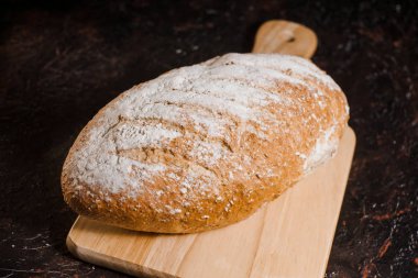 esnaf ekmek siyah arka plan üzerine