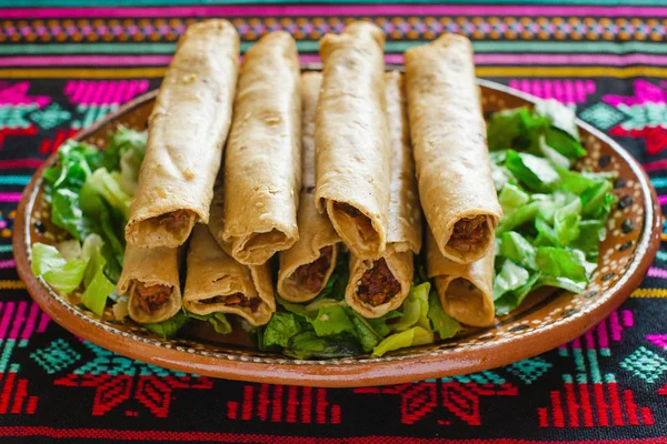 Flautas Pollo Tacos Salsa Comida Casera Mexicana Ciudad Mexicana — Foto de Stock