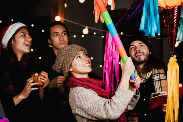 Breaking Pinata Celebrating Mexican Posada Christmas Mexico — Stock Photo, Image