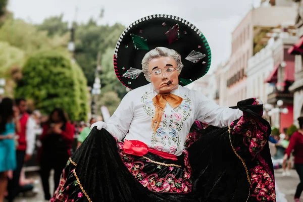 Carnaval Mexicano Bailarines Mexicanos Con Trajes Populares Mexicanos Brillantes México —  Fotos de Stock