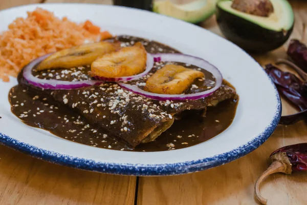 Enchiladas Mexicanas Con Mole Comida Tradicional México —  Fotos de Stock
