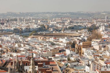 Sevilla İspanya 'nın Panorama şehir manzarası. Sevilla 'da boğa güreşi alanı