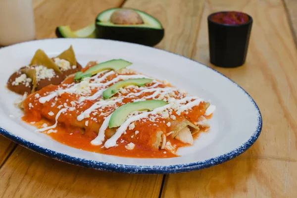 Enchiladas Rojas Comida Mexicana Con Salsa Tomate Queso México —  Fotos de Stock