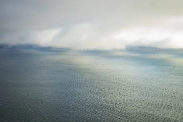 Indah kabut bank di atas laut — Stok Foto