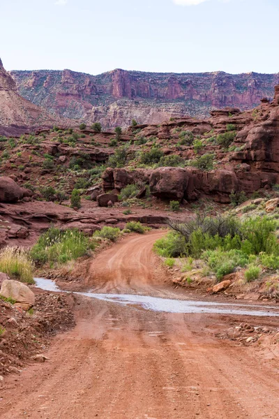 Camino de grava en el desierto del sur de Utah — Foto de Stock