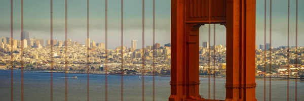 Мост Золотые ворота с Сан-Франциско на заднем плане — стоковое фото