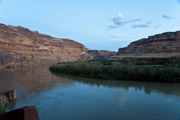 Lumière du soir sur une rivière déserte, American Southwest — Photo