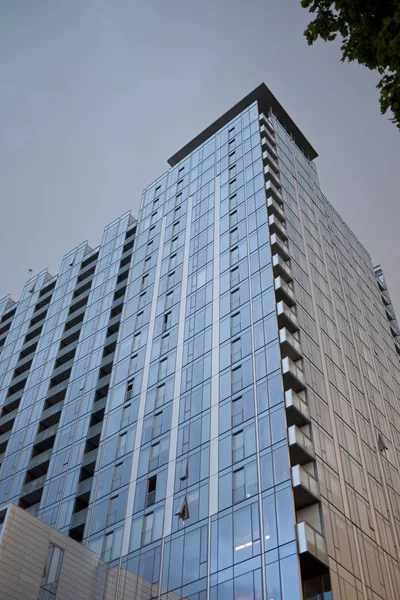 Moderno edificio de cristal en Portland, Oregon — Foto de Stock